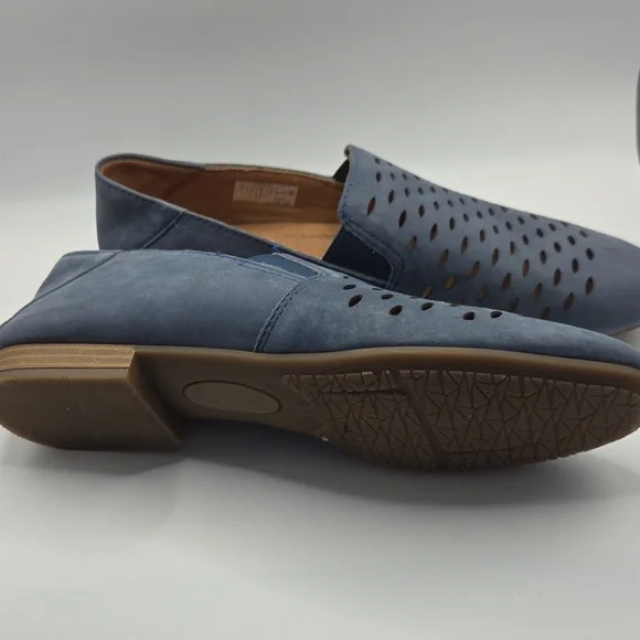 Women Earth Origins Blue Nubuck Perforated Slip-On Loafers. SizeM - Picture 4 of 6